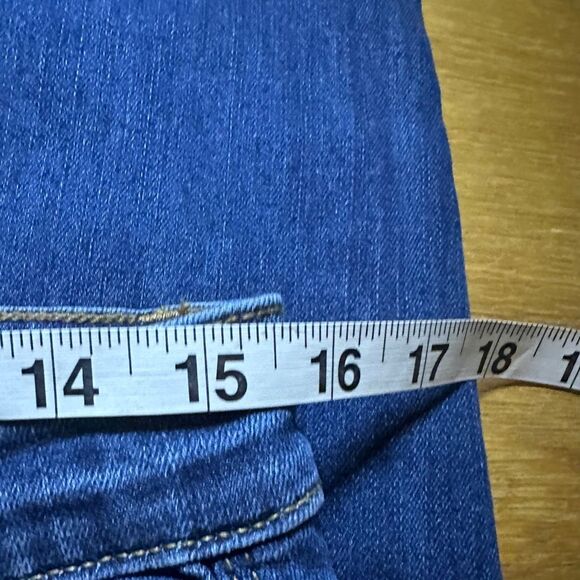 Judy Blue Relaxed fit jeans 11/30 - Picture 8 of 9